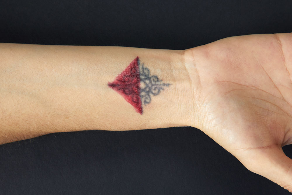 Small Fine Line Red Rose Temporary Tattoo – Tatteco